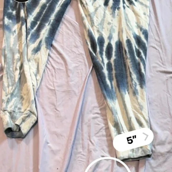 THREE pairs SIZE SMALL baggy sweatpants (Ava James, Joy Lab, Universal Thread) - Picture 13 of 14